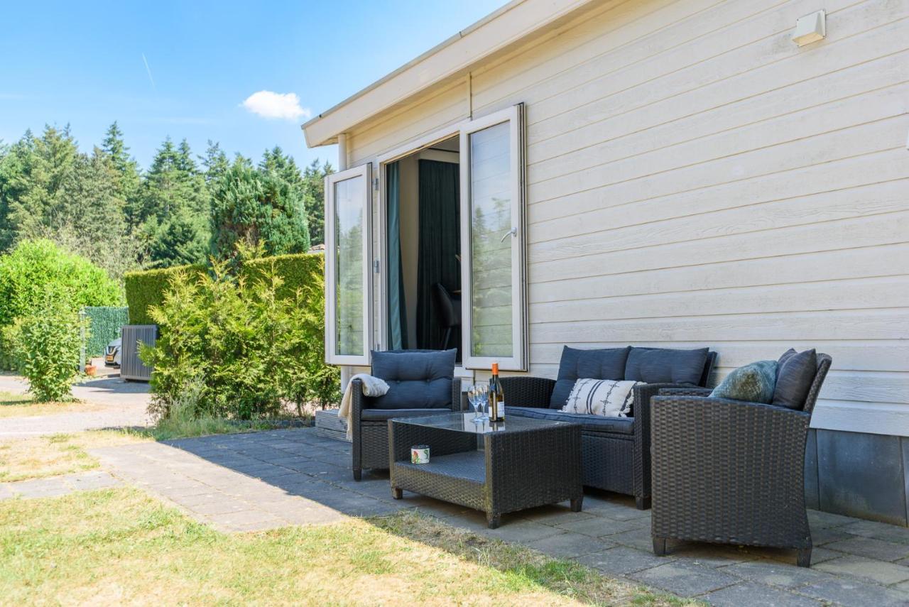 Gezellig Chalet Aan De Veluwse Bosrand Putten Zewnętrze zdjęcie